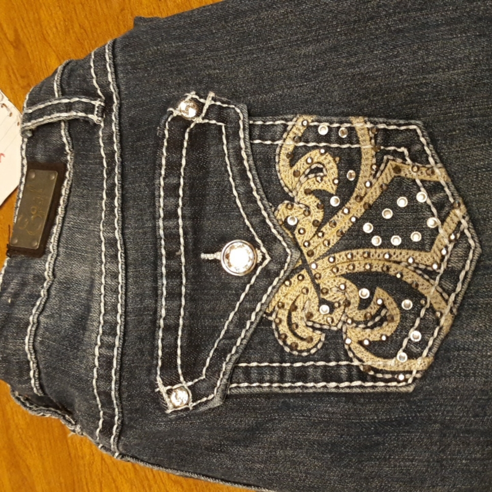 Earl Jean rhinestone capris